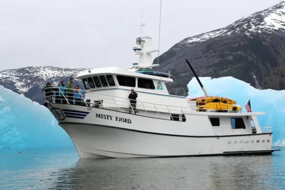 MISTY-FJORD -alaskan-dream-cruises-ship
