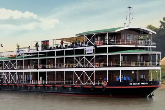 RV ORIENT PANDAW cruise ship