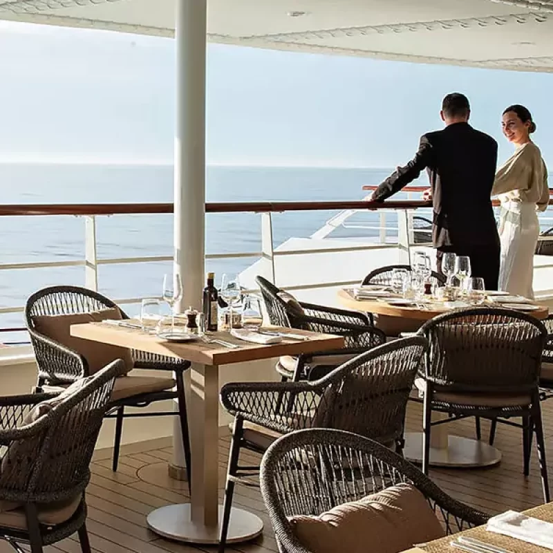 LE- BOUGAINVILLE-ponant-ship-dining
