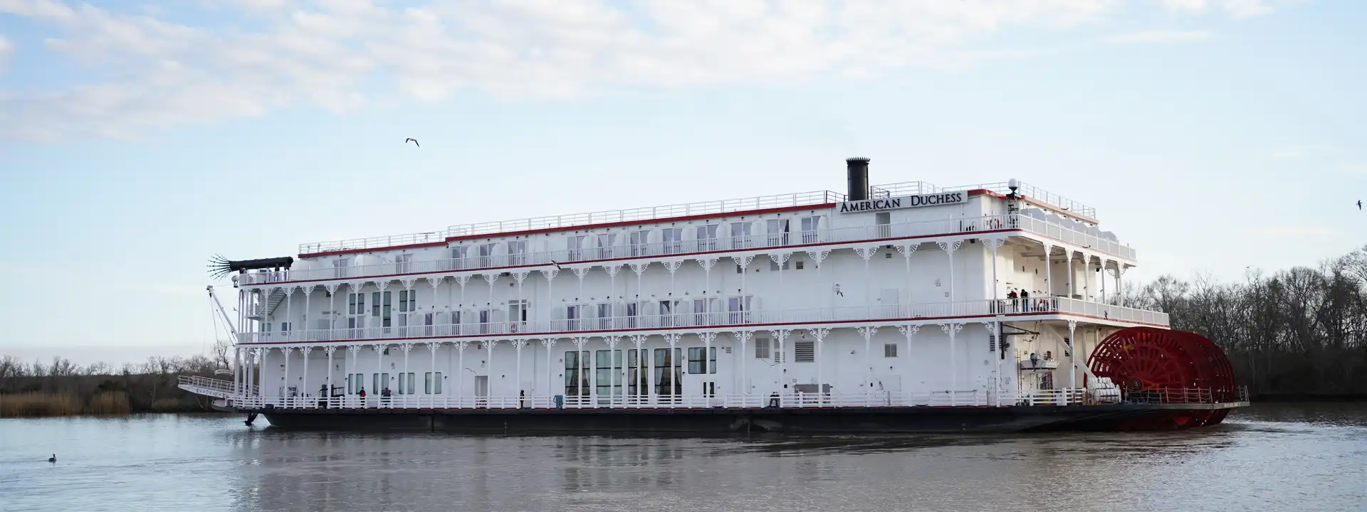 AMERICAN DUCHESS side profile US river slider