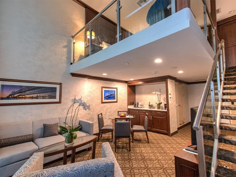 American Duchess Loft Suite 2 tier 800 x 600