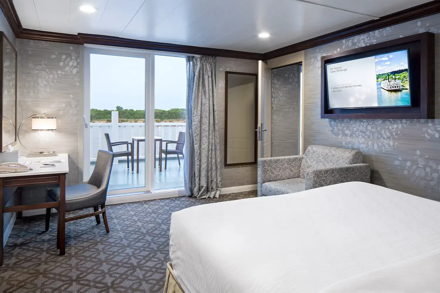 american_duchess_deck_3_cabin_deck_os_owners_suite_with_private_veranda_03-min copy