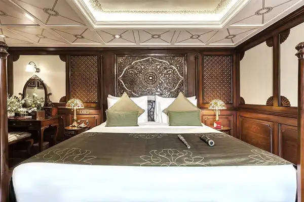 ANAWATHA executive suite double bed front green runner ANAWATHA executive suite double bed front green runner