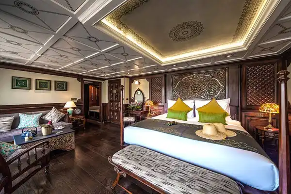 ANAWRATHA Junior Suites double bed green runner sun hats ANAWRATHA Junior Suites double bed green runner sun hats