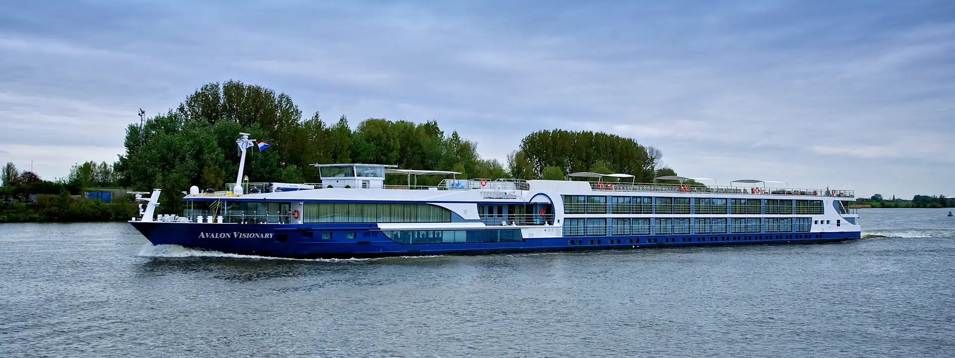 AVALON VISIONARY cruise ship side profile image