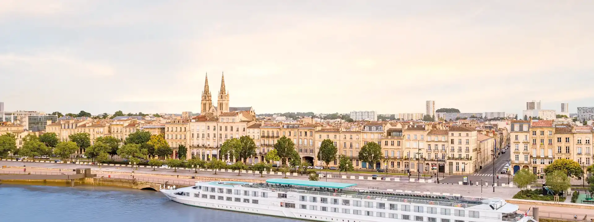 CYRANO-DE-BERGERAC-croisi-europe-cruises-slider-image