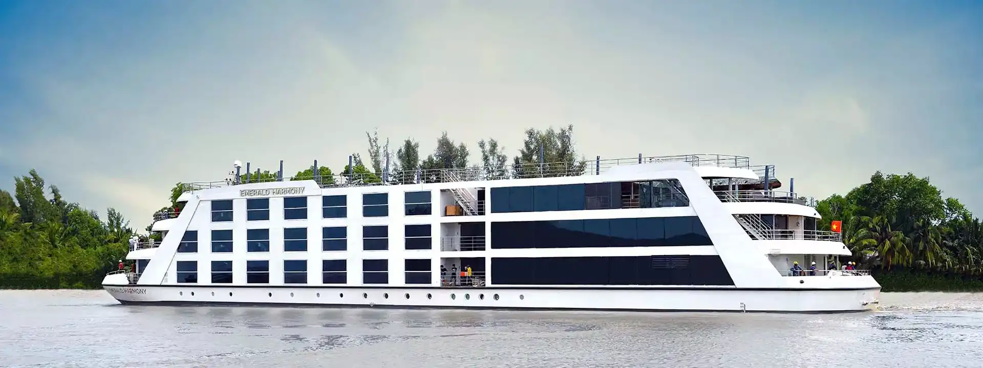 EMERALD HARMONY cruise ship side profile EMERALD HARMONY cruise ship side profile