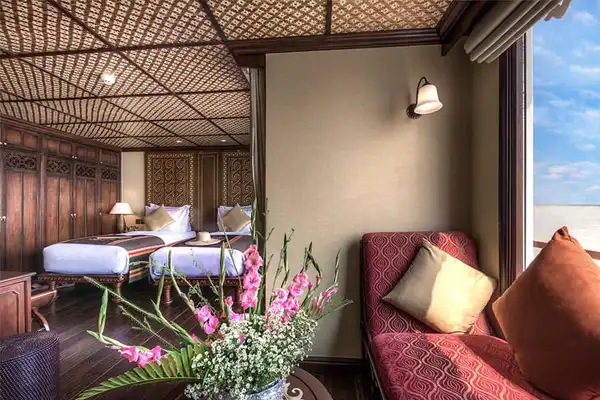 Heritage Line-Myanmar-ship anawrahta_accommodation-Deluxe Executive Staterooms twin beds flowers