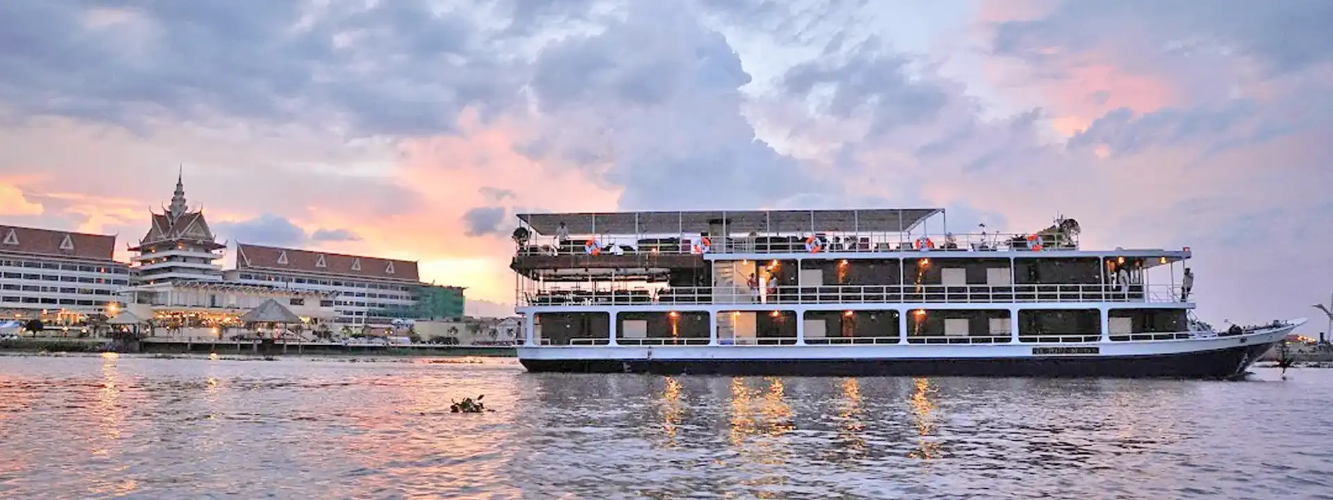 TOUM-TIOU-IIcroisi-europe-cruises-slider-image