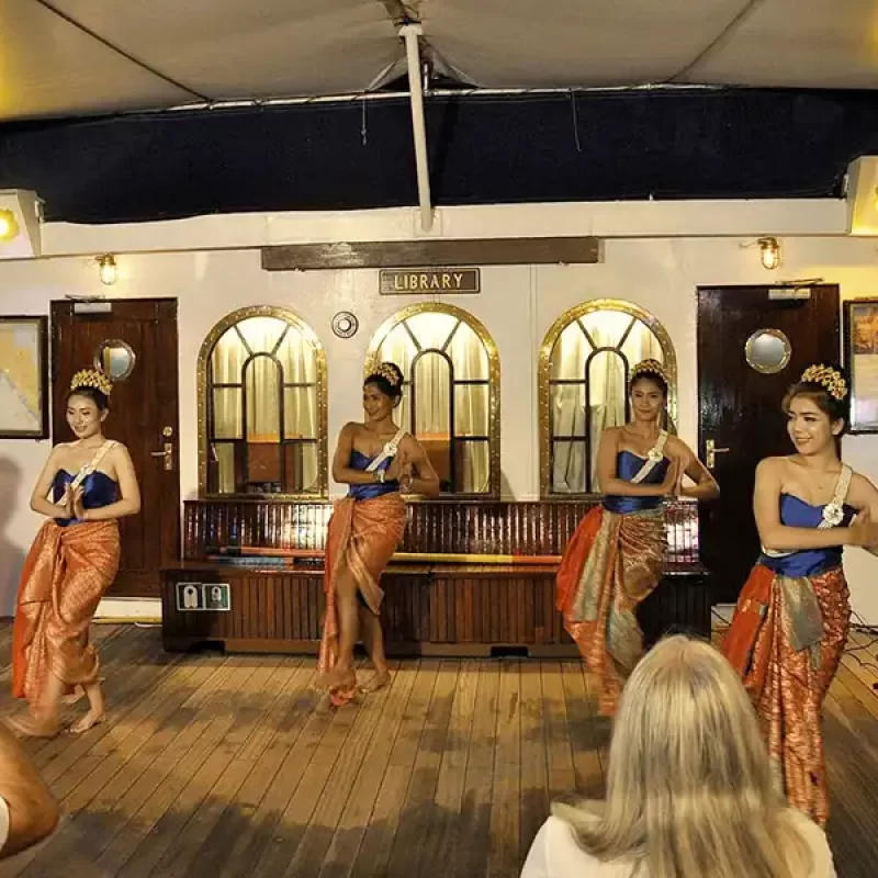 STAR-CLIPPERS-life-on-board-image