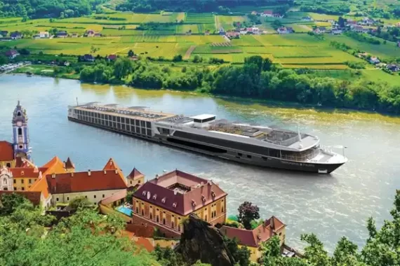 Travelmarvel polaris ship