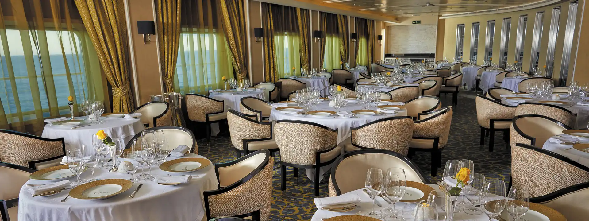SEVEN SEAS VOYAGER dining slider Chatreuse