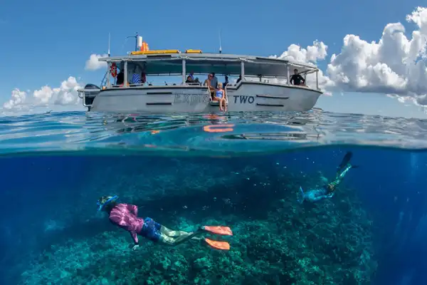 CORAL-ADVENTURER-excursion-vessel-600x400 CORAL-ADVENTURER-excursion-vessel-600x400