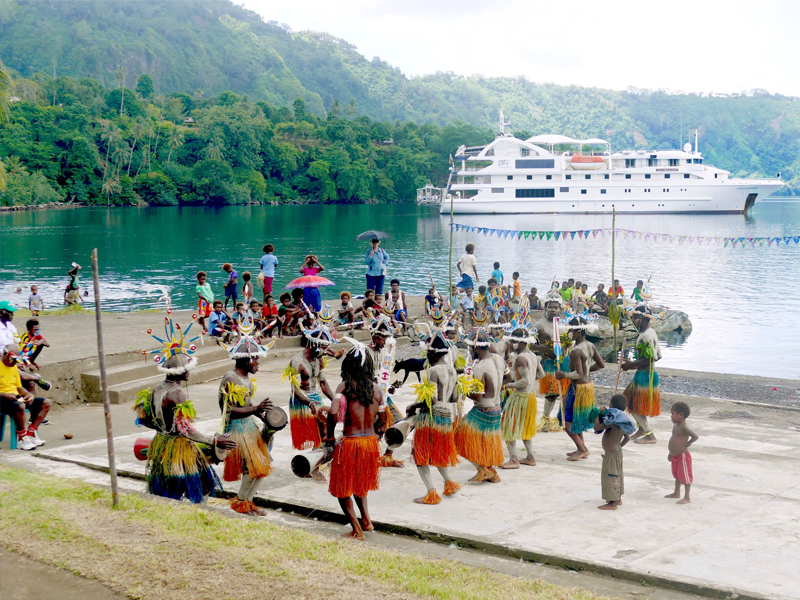 CORAL DISCOVERER locals welcome dance