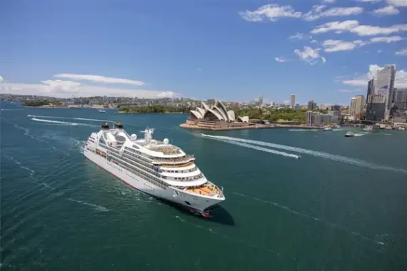 MITSUI OCEAN CRUISES line image